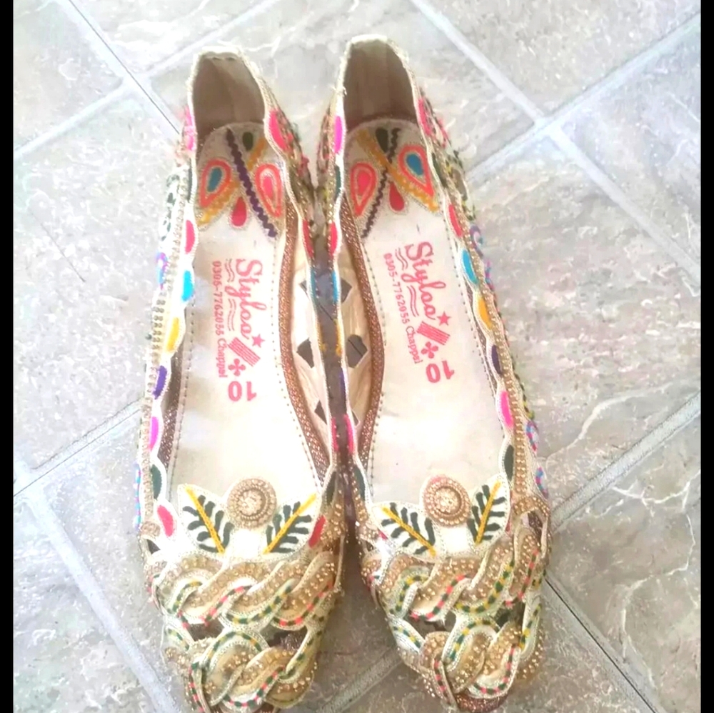Gold shoes sandal